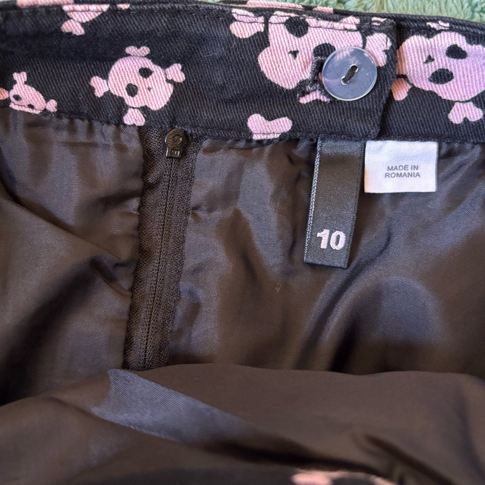 H&M Pink Skull Print Skater Skirt – Y2K Goth Punk - Picture 8 of 8